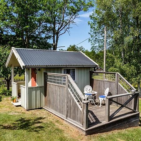 Two Small Guest Houses By Lake Rent Out As One Hjo Exterior foto